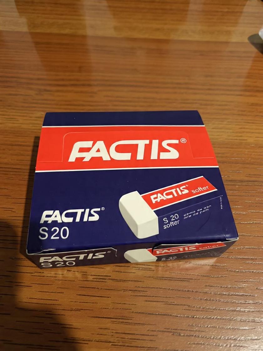 Caja de 20 gomas borradores